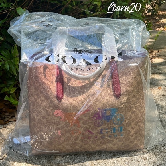 Coach 338775 Signature Heritage Horse and Carriage MultiColor Tote Bag NWT Macys - Picture 3 of 13